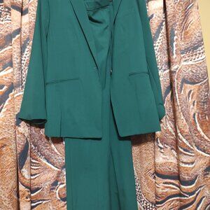 NWT Women's 20W "The Limited" Women's Green 2 Piece Blazer & Pants Suit